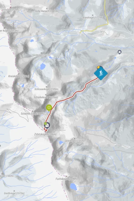 Karte mit Wanderroute in den Bergen und umliegenden Orten