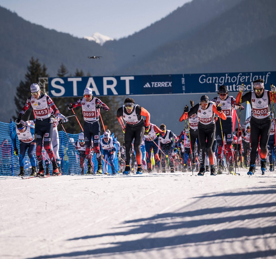Euroloppet Ganghoferlauf © Region Seefeld - Sebastian Marko Langläufer starten ein Rennen bei Ganghoferlauf Leutasch im Schnee