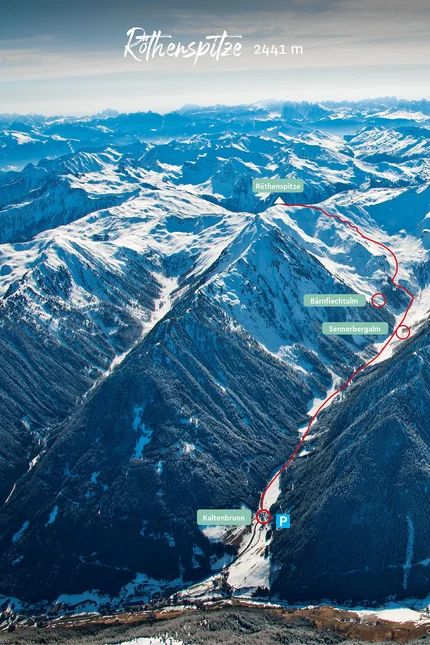Röthenspitze (2.441 m) © Ratschings Tourismus Luftaufnahme verschneiter Berge mit Wanderweg zur Rothenspitze 2441 m